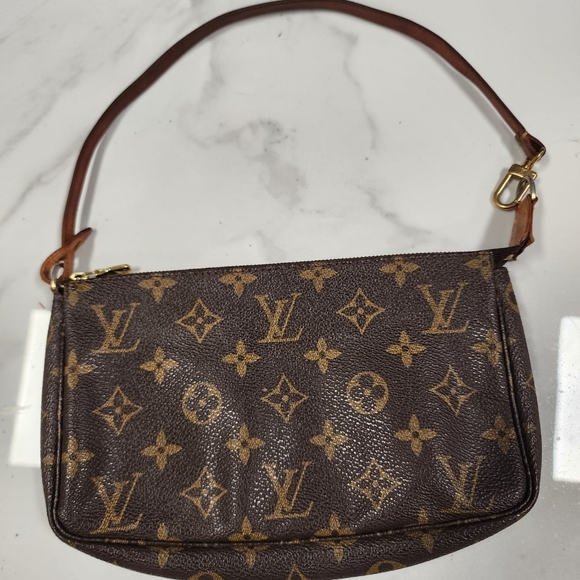 LV POUCHETTE - Picture 3 of 3